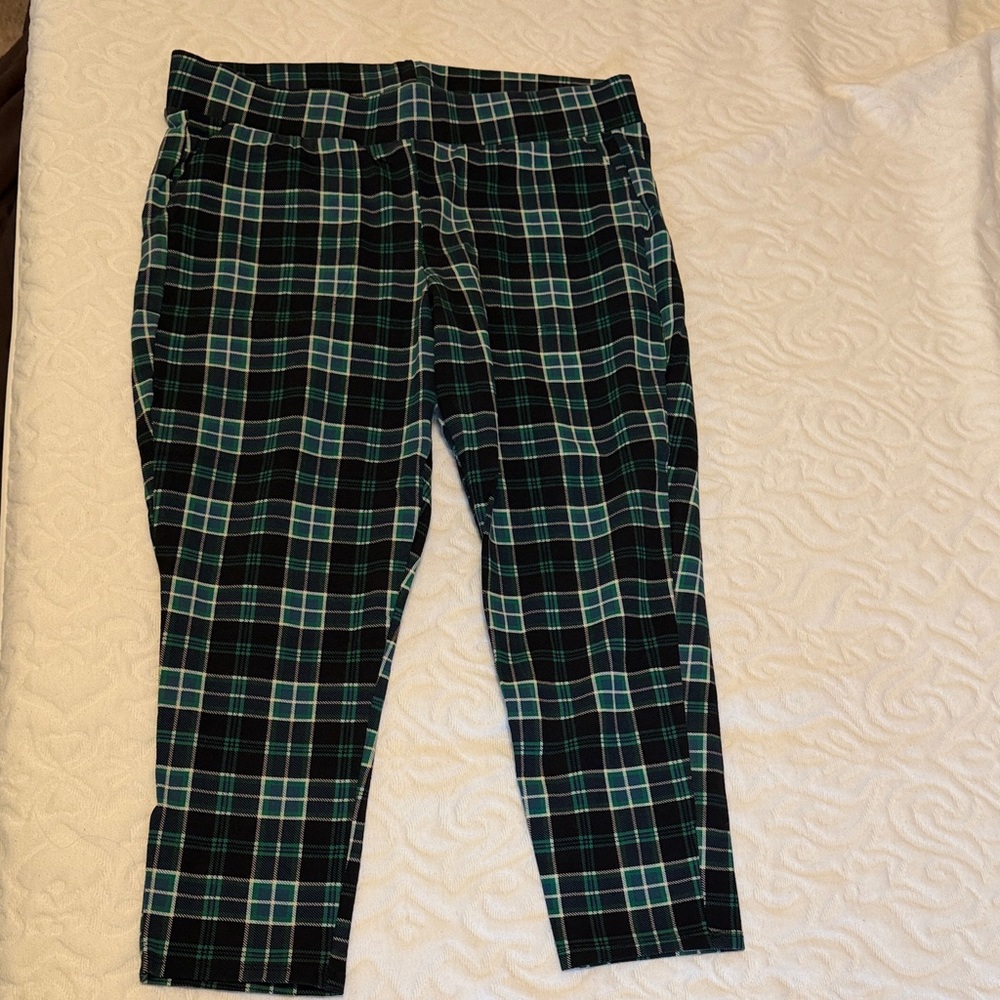 Torrid Capri leggings, worn one time and in excellent condition